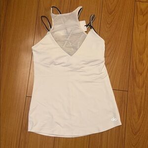 COPY - Alo yoga field bra tank S white
